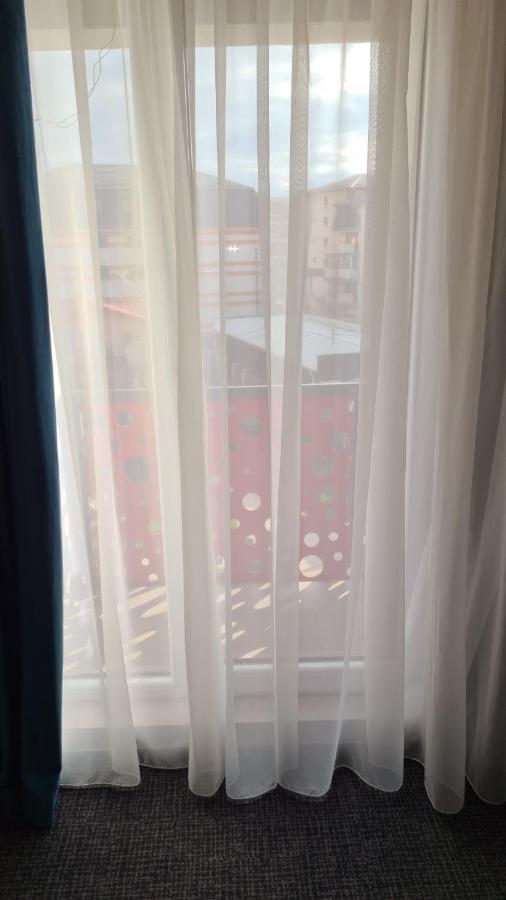 Roşu Albert Hotel المظهر الخارجي الصورة