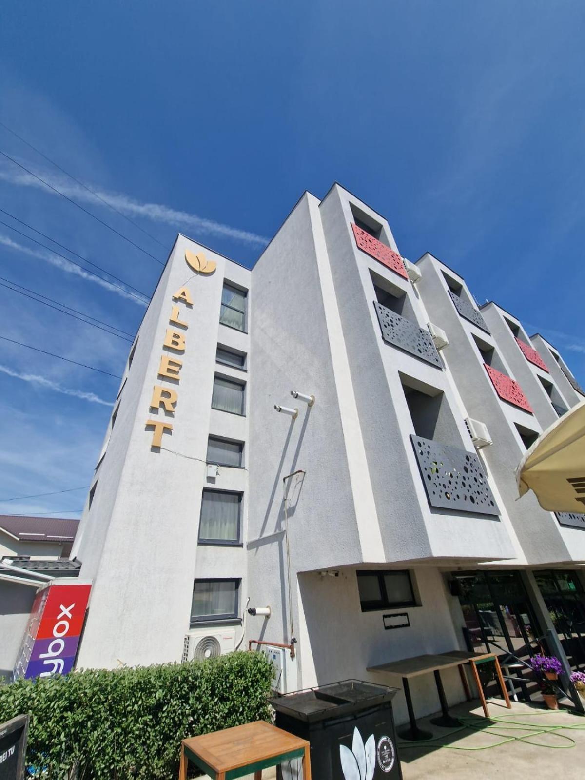 Roşu Albert Hotel المظهر الخارجي الصورة