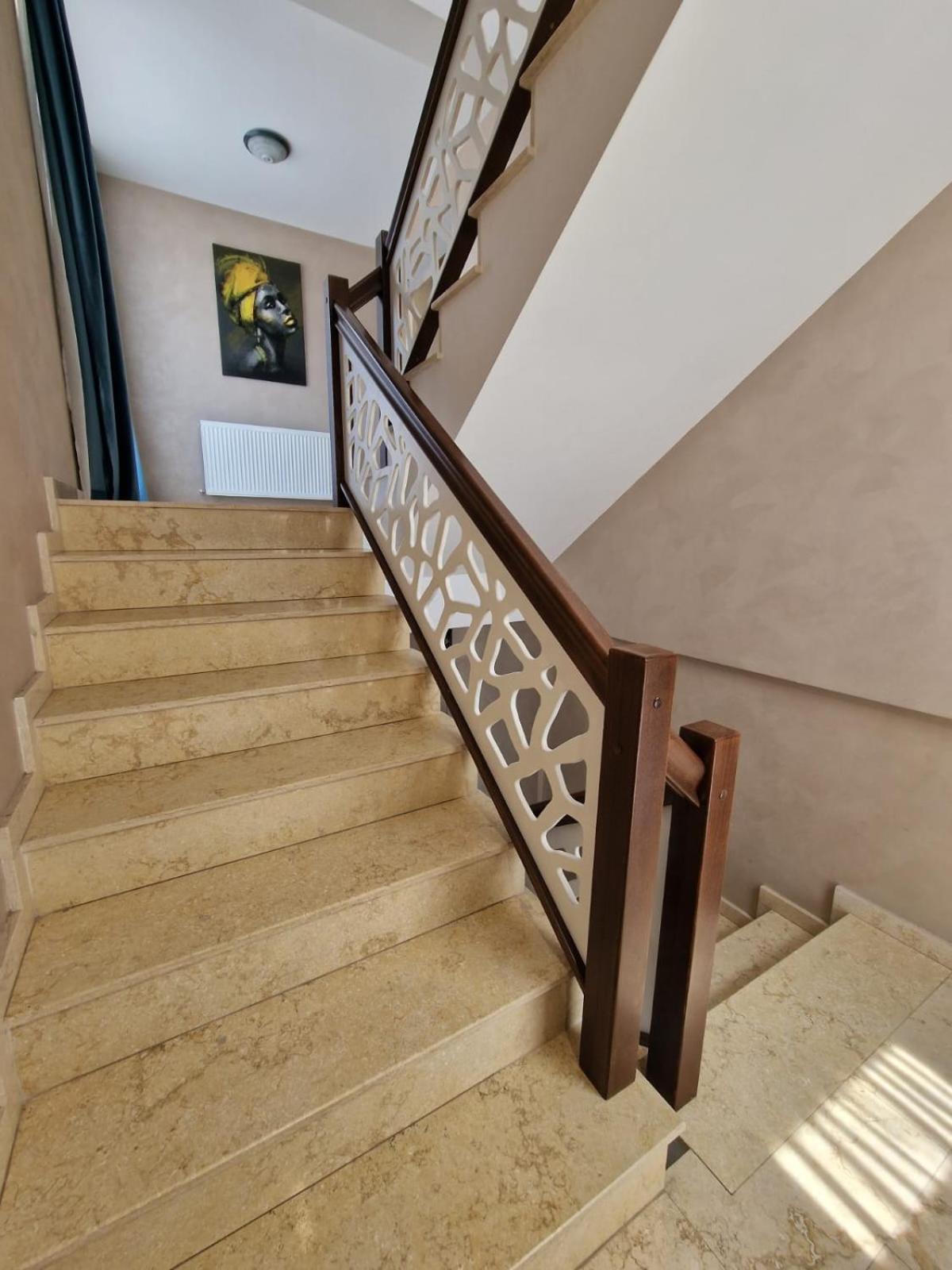 Roşu Albert Hotel المظهر الخارجي الصورة